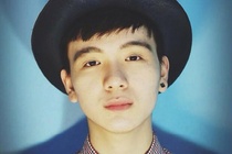 9X dan toc Tay noi tieng truong Luat vi dep trai, hoc gioi hinh anh
