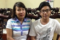 Chu Ân Lai và mẹ tại nhà riêng.