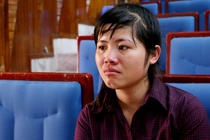 Điểm thi của cô gái xương thủy tinh, nữ sinh rửa xe thuê
