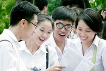 Dai hoc dau tien cong bo diem trung tuyen hinh anh