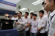 Tu chu dai hoc: Coi troi de tranh tu chu nua voi hinh anh