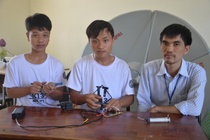 Thay, tro va giai nhat hoi thi sang tao hinh anh