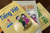 Tham dinh SGK moi co can them kenh lay y kien giao vien? hinh anh
