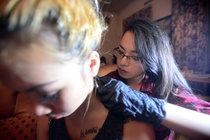 Qua trinh nu sinh 9X hanh nghe xam hinh hinh anh