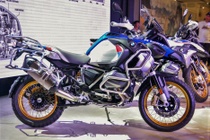 Xế phượt chính hãng 400-700 triệu chọn Triumph, Suzuki hay BMW