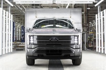 Tesla Cybertruck bị bán tải điện của Ford vượt mặt