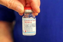 4.700 liều vaccine Moderna nhiễm chất lạ đã được tiêm ở Nhật
