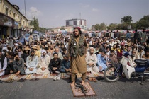 AP: Taliban treo thi thể tội phạm ở quảng trường Afghanistan