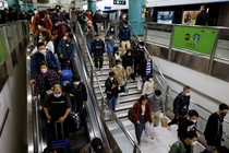Ngày đầu Trung Quốc đại lục dỡ quy định cách ly với Hong Kong