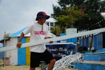 Bao so 5 giat bay mai, sap san khau quan bar, khach san mien Trung hinh anh