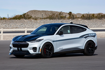 Shelby Mustang Mach-E GT - mẫu xe điện đầu tiên của Shelby