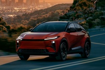 Toyota C-HR quay tro lai thi truong My voi cau hinh thuan dien hinh anh