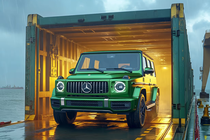 Mercedes-Benz de xuat giai phap cho cang thang thue quan My - chau Au hinh anh