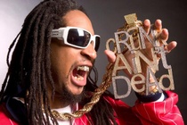 Vi sao rapper Lil Jon mang nhieu vang khi xuat canh Tan Son Nhat? hinh anh
