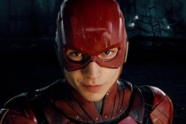 Phim sieu anh hung ‘The Flash’ co the bi huy sau vu sao bop co fan hinh anh