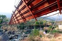 Hiện trường vụ sập cầu.