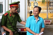 Hoan phien toa con ruoi trong chai Number 1 hinh anh