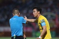 V.League lại 'nóng' vì sai lầm trọng tài