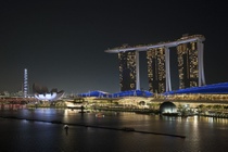 Singapore loay hoay hạ giá điện