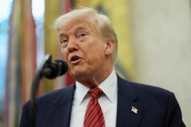 Ong Trump cam nhap canh voi cong dan 12 quoc gia hinh anh
