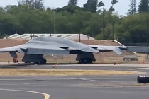 B-2 Spirit 'chim moi' cua My mac ket tai Honolulu hinh anh