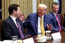 Ong Trump ke chuyen 'chiem dung' dong ho co tu Ngoai truong Rubio hinh anh