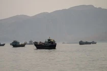 Iran tiep tuc tuyen bo phong toa eo bien Hormuz hinh anh