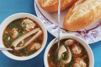 Quan banh mi ngon nhat Da Lat luon dong nghit khach hinh anh