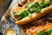 Phở, bánh mì Việt Nam lọt top món phải thử trong đời
