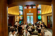 Khach thich kien truc, ngai thieu WC tai Starbucks Buu dien Ha Noi hinh anh