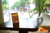 Chi nua trieu dong mua cho ngoi xem dieu binh tu tren cao hinh anh