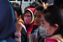 Người lao động thấp thỏm chờ thưởng Tết