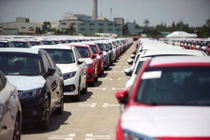 Giá ôtô tại Việt Nam gấp đôi Thái Lan, cao hơn Mỹ, Nhật