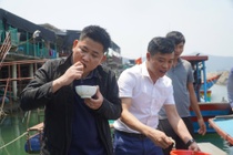 Dac san Vung Ang vao mua, ban tien trieu mot can van 'chay hang' hinh anh
