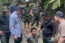 Bat nghi pham sat hai be trai 12 tuoi o Lao Cai hinh anh