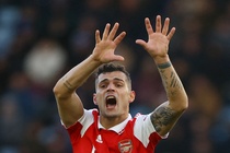 Arsenal sẽ lập kỷ lục khó tin nếu trắng tay
