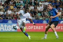 Mbeumo nghieng ve Spurs, MU tinh phuong an Bakayoko hinh anh