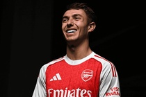 Arsenal mua nhieu nhung co hop ly? hinh anh