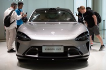 Xiaomi khang dinh khong sao chep Porsche va Ferrari hinh anh
