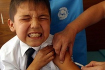 My, Phap cung dau dau vi khan hiem vac xin hinh anh