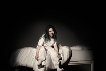 Những kỷ lục khó vượt qua của hiện tượng âm nhạc Billie Eilish