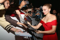 Bond girl dac biet nhat loat phim 007 hinh anh
