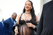 Rihanna accepts her pregnancy body