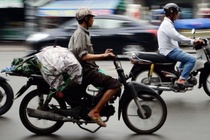 Kiem dinh khi thai xe may: Bo NN&MT de xuat mien phi, ho tro doi xe hinh anh