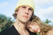 Justin Bieber bay to tinh cam voi vo trong MV hinh anh