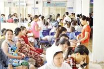 Tre em vung 'chao lua' nhap vien vi nang nong hinh anh