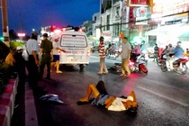 Hai vu tai nan giua 4 xe may, 6 nguoi nhap vien hinh anh