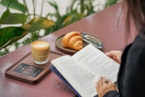 Máy móc và loại hạt đẩy giá ly cà phê