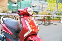 Danh gia nhanh Yamaha Latte - gia 38 trieu, co gi dau Honda Lead? hinh anh