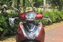 Honda SH Mode bi doi gia hon 14 trieu dong tai TP.HCM anh 2